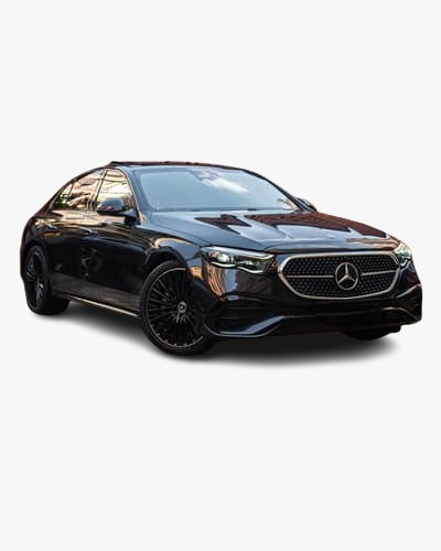 سيارة مرسيدس E-Class سوداء فاخرة لخدمات الليموزين في القاهرة